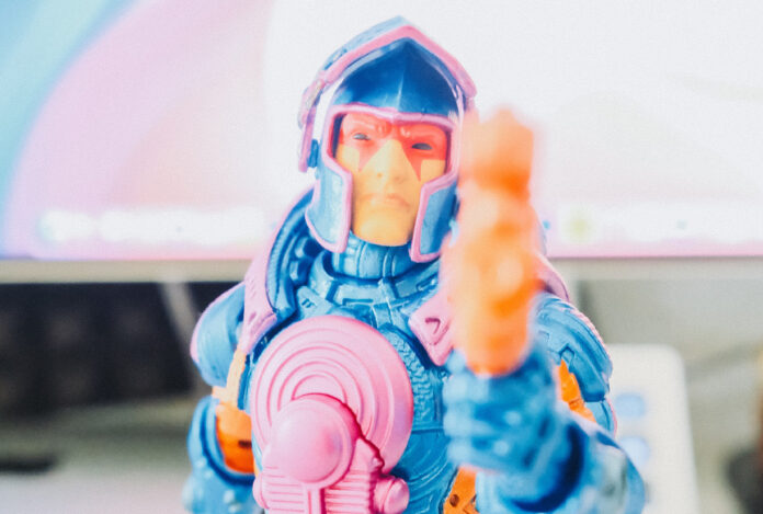 Opor-A-Tiv83, der Man-E-Faces der Cosmic Legions